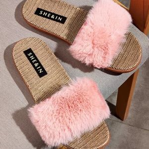 Ladies Fashion Fur Slides